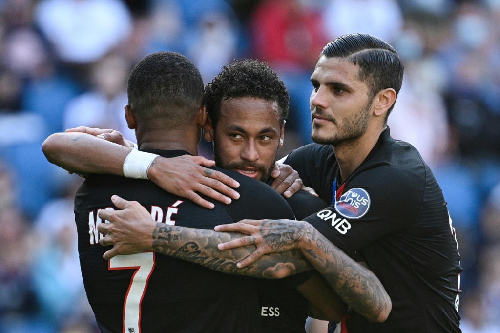 Kylian Mbappé, Neymar et Mauro Icardi célèbrent un but lors du match amical contre le Havre le 12 juillet 2020